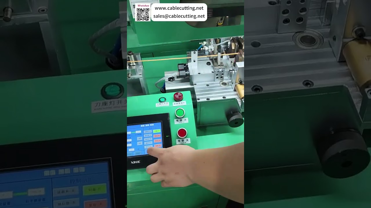 Model 1300 – Hogesnelheidsdraadsnij- en stripmachine voor 13 mm voor- en 4 mm achterisolatieverwijdering