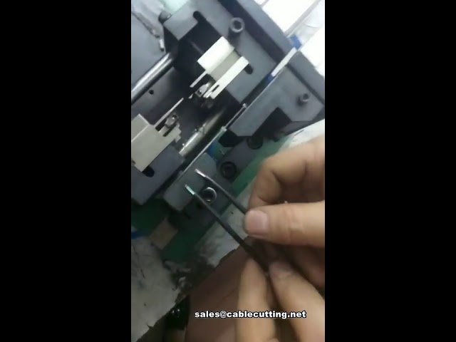 Pneumatische mantelstripmachine voor meeraderige kabels – geautomatiseerd en efficiënt