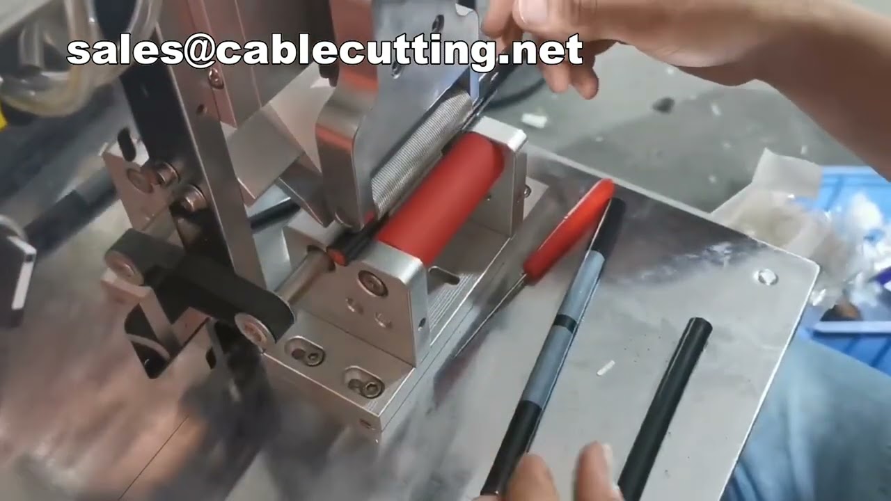 Tafelmodel rol-labelmachine met optionele printer voor korte draden (Ø 3-12 mm)