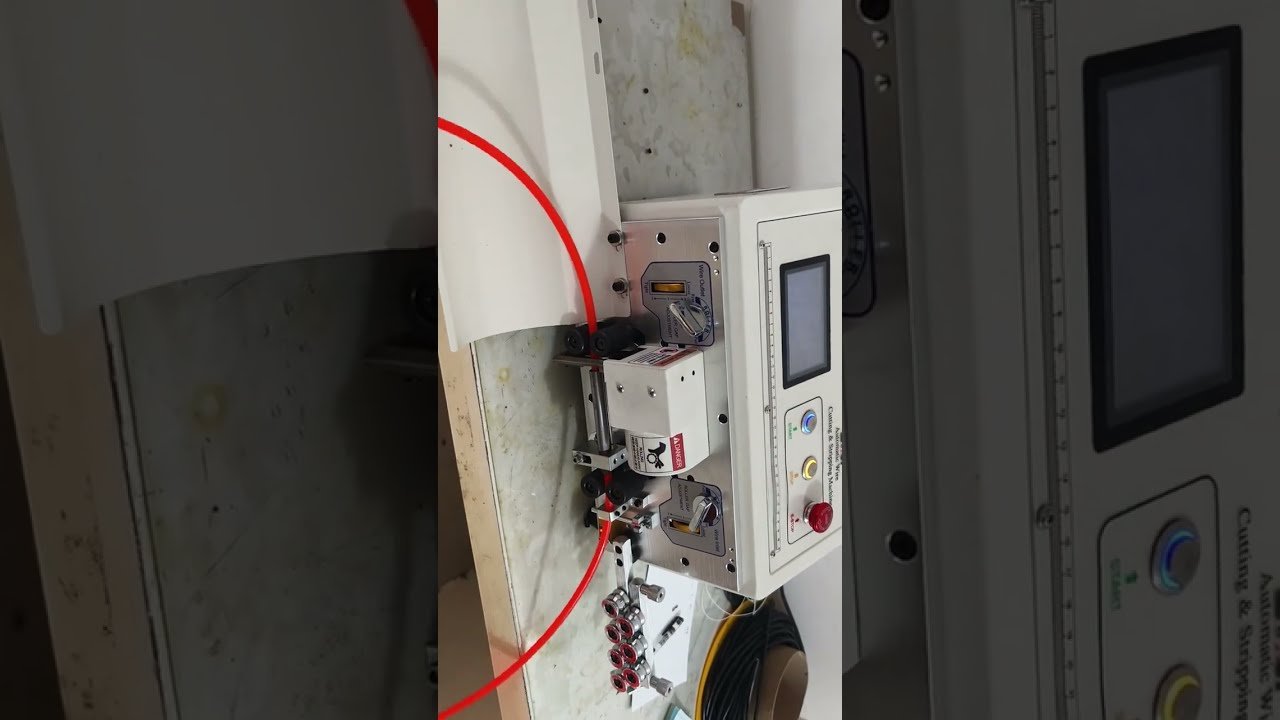 Multifunctionele Automatische Draadstripmachine - Strippt kabels en snijdt luchtslangen