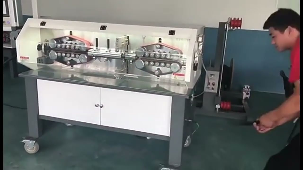 Grote automatische kabelstripmachine voor vierkante computerstroomkabels - PVC-draad strippen en snijden