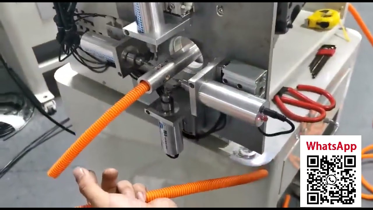 Automatische snij-, slit- en ponsmachine voor gegolfde buizen