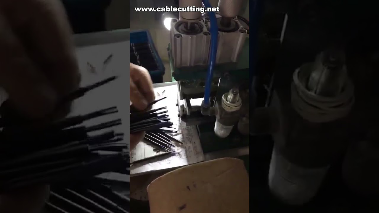 Elektrisch-pneumatische verticale draadstrip- en twistmachine | Automatische draadverwerking
