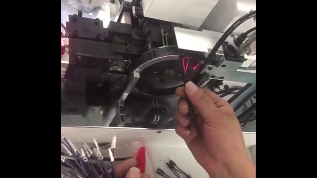 WPM-814 Automatische krimpkousmachine voor draadafwerking