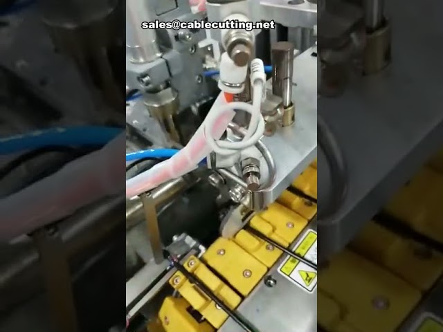 Automatische machine voor het maken van oplaadkabels & USB-connector solderen