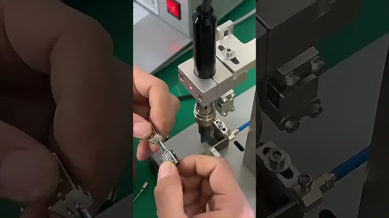 Semi-automatische soldeermachine voor USB-connector en schakelaar - PCB soldeerapparaat