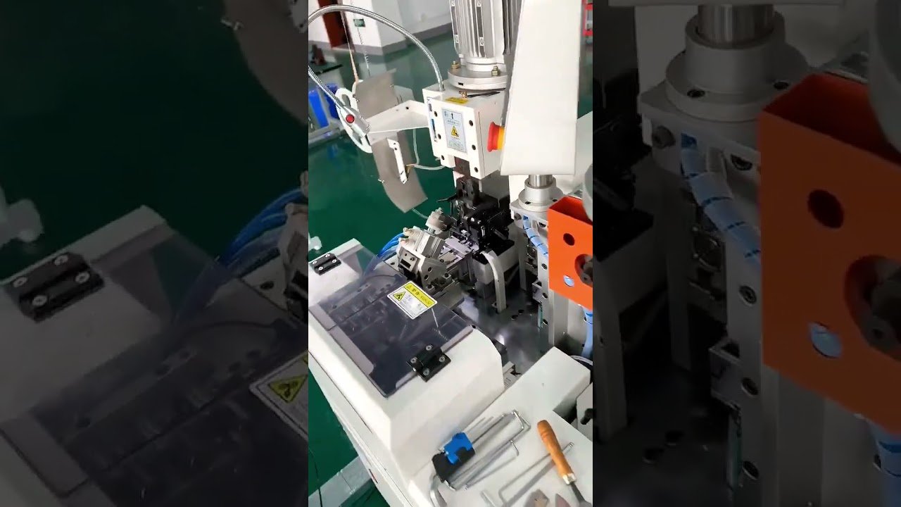 Volledig Automatische Dubbelkoppige Krimpmachine in Actie - Real Shot #fabriek #machine