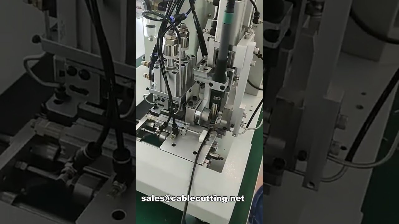 Automatische USB-data- en oplaadkabelmachine: knippen, strippen, lassen en solderen