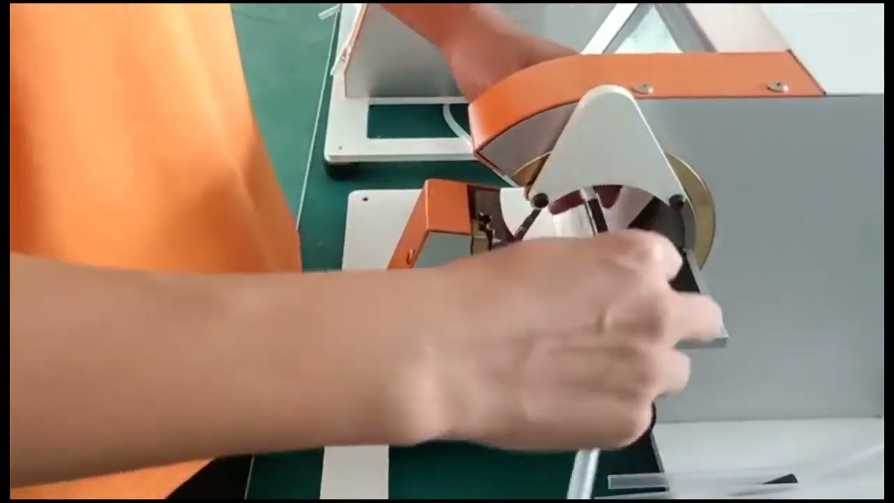 Semi-automatische tapewikkelmachine voor kabels en draden