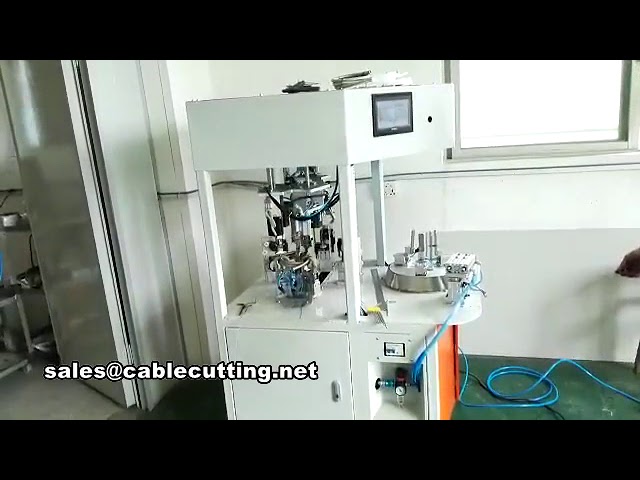 Automatische wikkel- en bindmachine voor warmwaterleidingen – met drie bindbanden