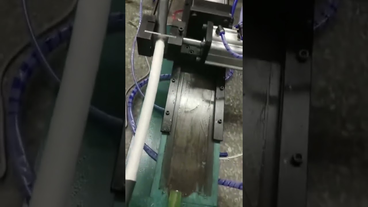 Pneumatische stripmachine in actie – Real shot video | Fabrieksautomatisering #machine #fabriek