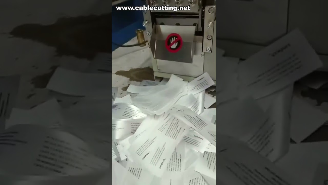 Snij- en sealmachine voor geweven labels, banden en elastische riemen