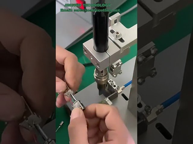 Semi-automatische soldeermachine voor USB-switch connectors en PCB-assemblage