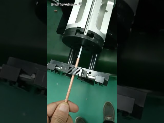 Semi-automatische spinstripper voor grote vierkante coaxkabels en dikke flexibele draden - Nieuwe energie