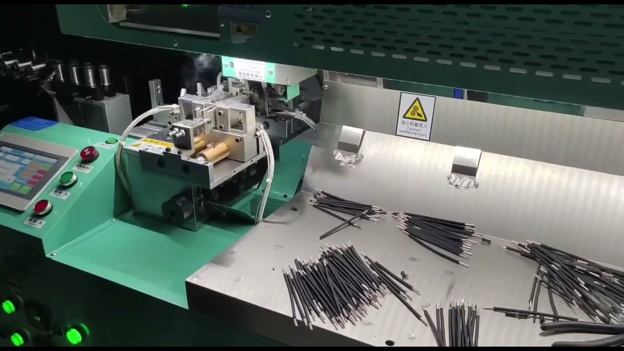 Real-shot opname: Snelle draadsnijmachine met thermische stripper – precisie voor fabrieksautomatisering
