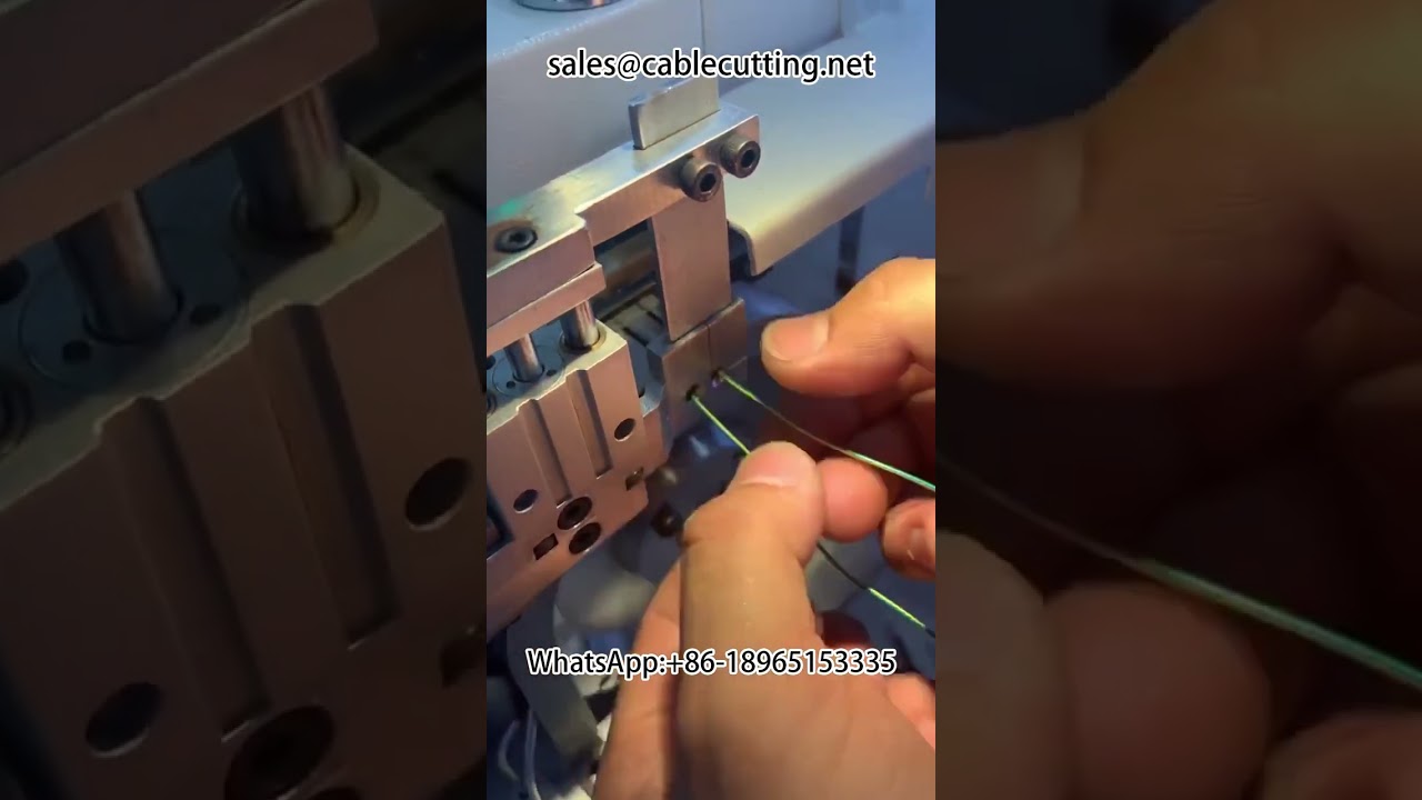 Automatische omhullingsmachine voor krimpkousen – Snijden, rijgen en drogen | Intelli